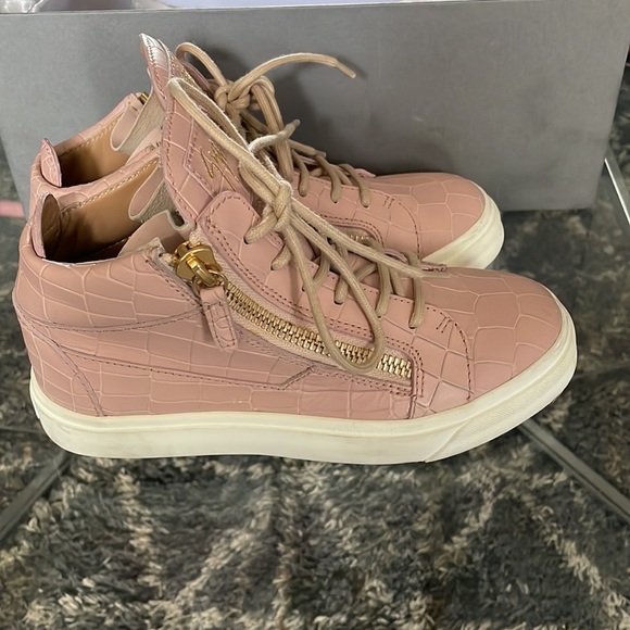 Giuseppe Zanotti Pink leather Croc Woman’s Size 5 Giuseppe Zanotti Worn once - Picture 5 of 8